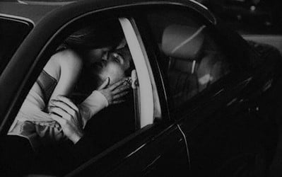 sexo express en el estacionamiento