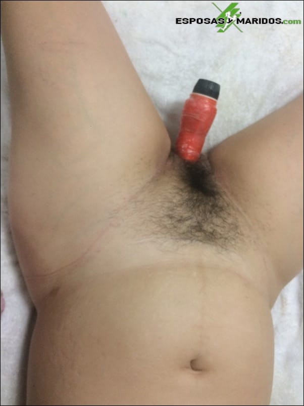 Fotos de mi esposa colombiana masturbandose con su juguete
