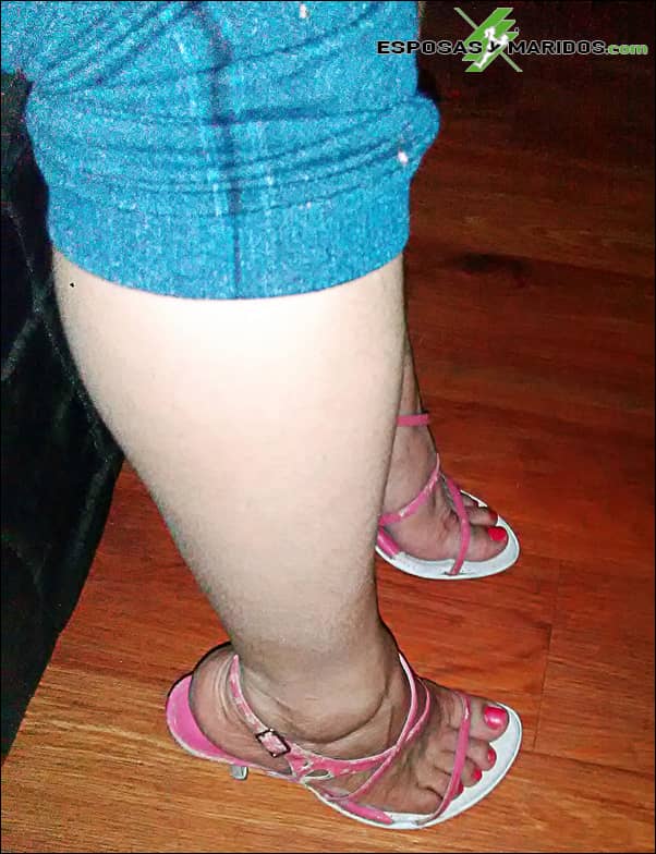 Fotos para los mas fetichistas de mi esposa mostrando sus pies